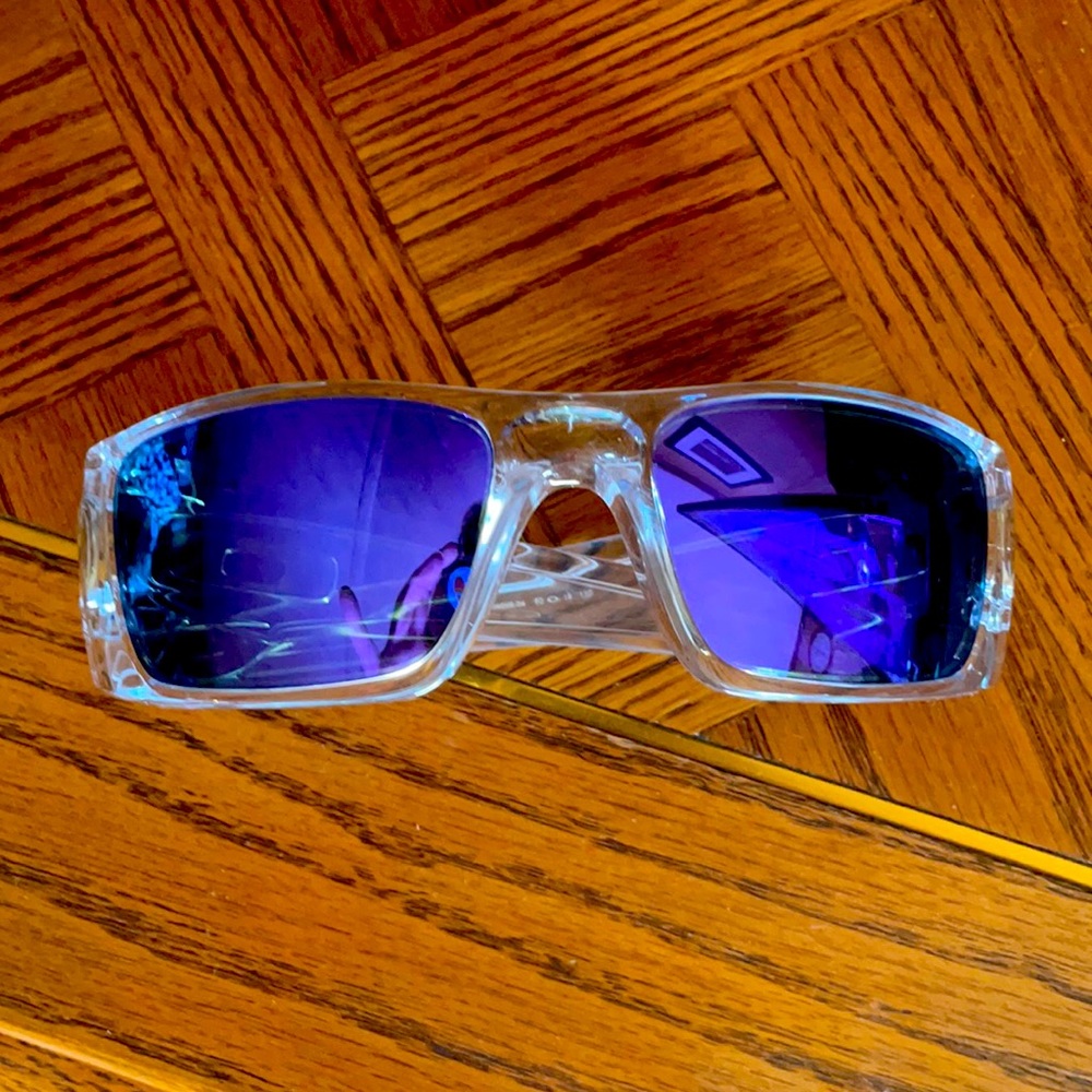 Oakley Sunglasses with polarized lenses